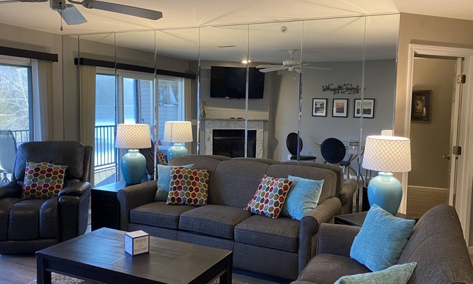 Camdenton Condominio | Gorgeous 3 bed/2 bath walk-in condo with tranquil lake view! (Sleeps 6-8)