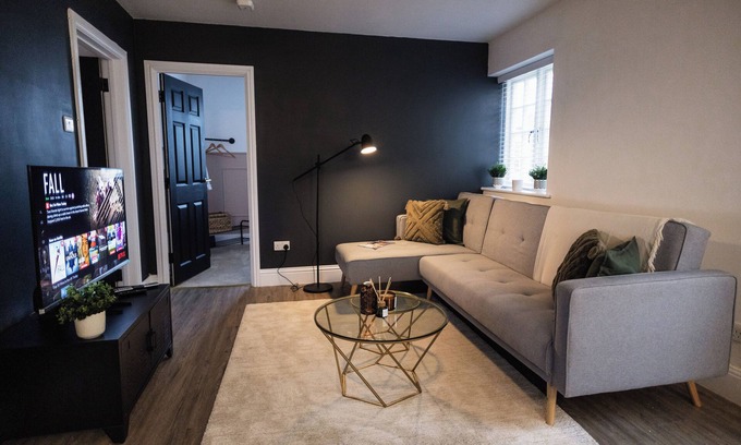 Yeovil Apartamento | Gorgeous 3 Bed Central Modern Parking King Bed