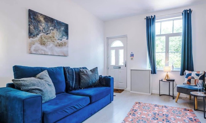 Nantwich Casa | Gorgeous 3-bed home, amazing location, sleeps 7!