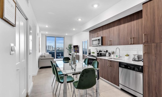 Overtown Apartamento | Gorgeous 3-Bed Retreat Mins from Bayside + Parking