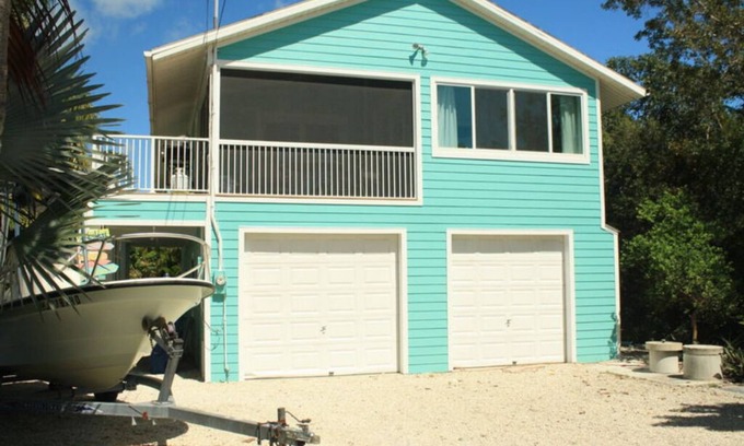 Ramrod Key Casa | Gorgeous 3 Bedroom 2 Bath Canal Front Home With Great Boating
