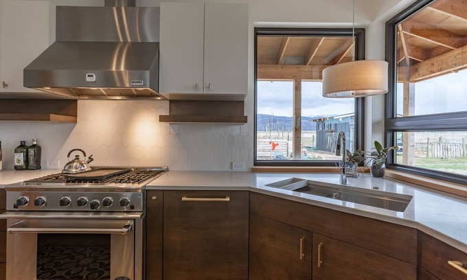 Victor Casa | Gorgeous 3 Bedroom Home
