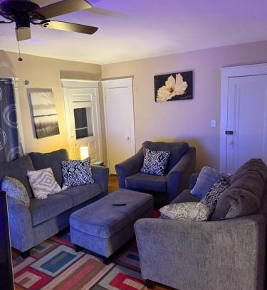 North Buffalo Casa | Gorgeous 3 BR Upper Unit Home
