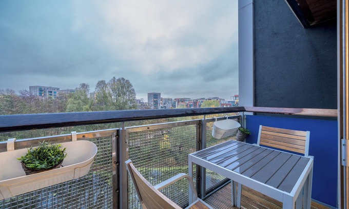 Peninsula Apartamento | Gorgeous 3BD Flat w/Private Balcony - Greenwich