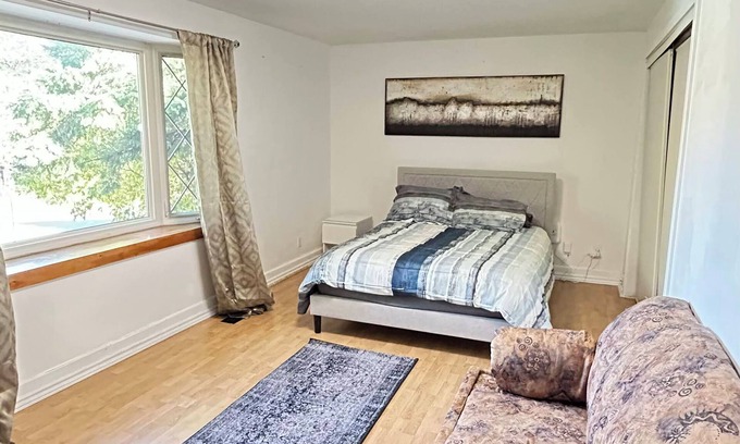 Aylmer Casa | Gorgeous 3BR Home Modern & Fully New Updated