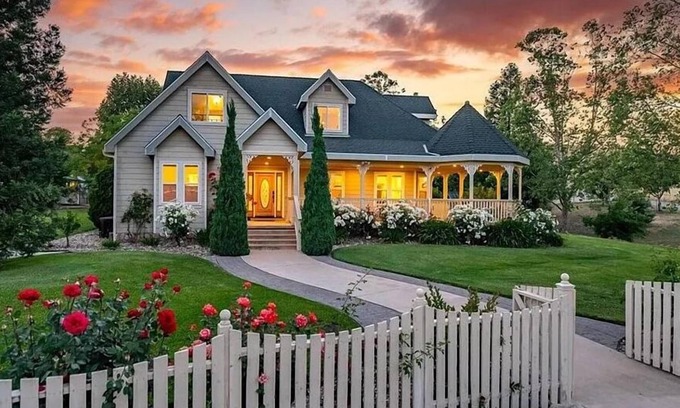 Atascadero Casa | Gorgeous 4BR Epic yard and barn