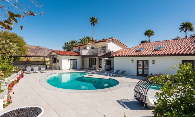 Palm Desert Casa | Gorgeous 6 Bed Desert Estate with Huge Pool, Game Room & Beautiful Desert Views