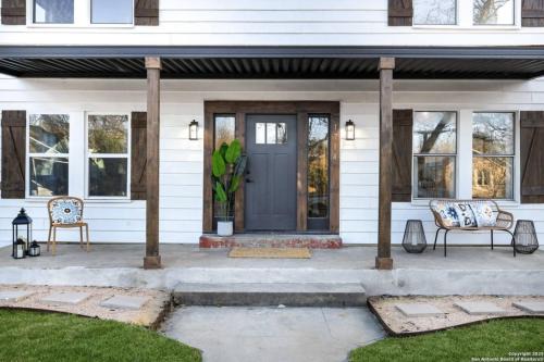 Jefferson Casa | Gorgeous 6BR Sleeps 18 w Hot Tub