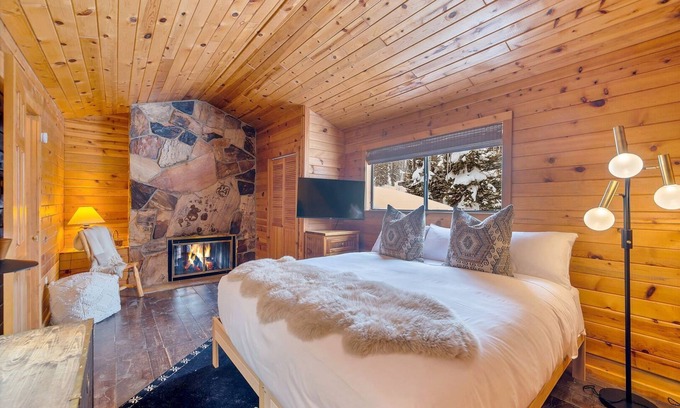 Salt Lake Mountain Resorts Casa | Gorgeous Alta Ski Area Home. Kitchen Completely Remodeled in 2023!