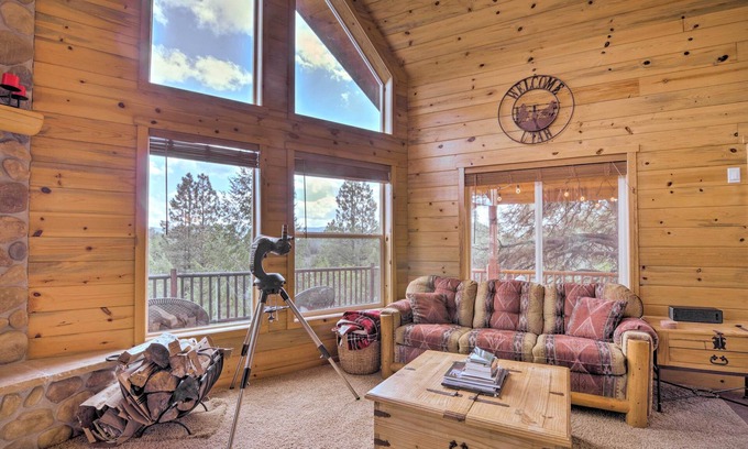 Long Valley Junction Cabaña | Gorgeous Alton Cabin w/ Deck + Mountain Views