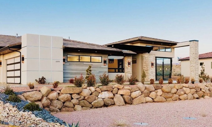 Virgin Casa | Gorgeous and modern home surrounded by Zion views
