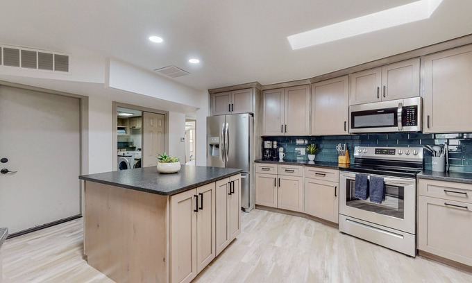 Thomas Village Casa | Gorgeous and Spacious North Valley Tranquility + indoor pool and billiard room!