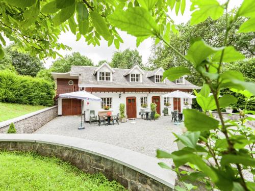 Durbuy Apartamento | Gorgeous Apartment in Bohon with Garden Furniture and BBQ