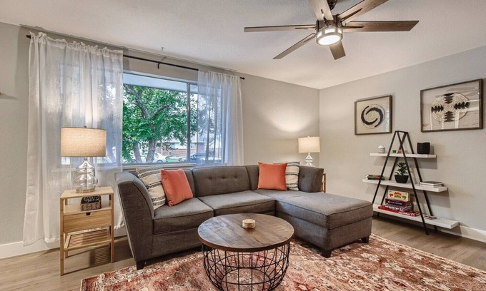 Lamar Heights Area Casa | Gorgeous Arvada home-Fenced yard-Pet Friendly-Hot Tub