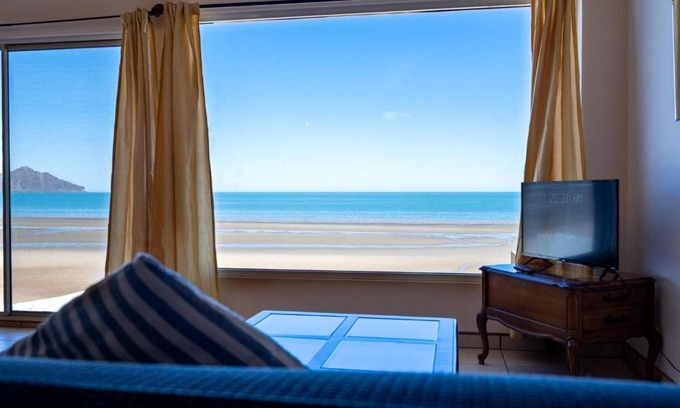 Villas de Las Palmas Casa | Gorgeous beach front condo