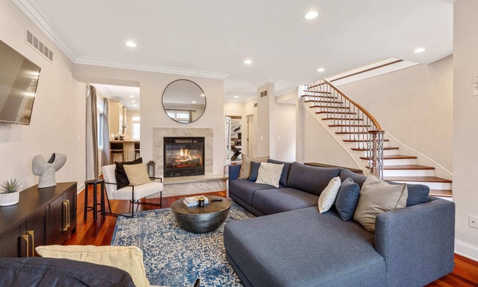 Birmingham Casa | Gorgeous Birmingham Residence w/ Home Gym