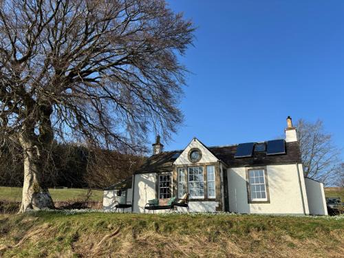 Eddleston Casa | Gorgeous boutique off-grid cottage near Peebles