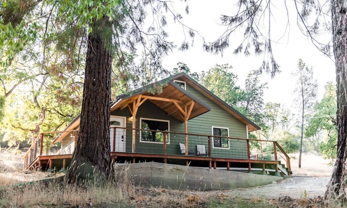 North Fork Cabina | Gorgeous Cabin On 1.2 Acres Near Yosemite & Lakes