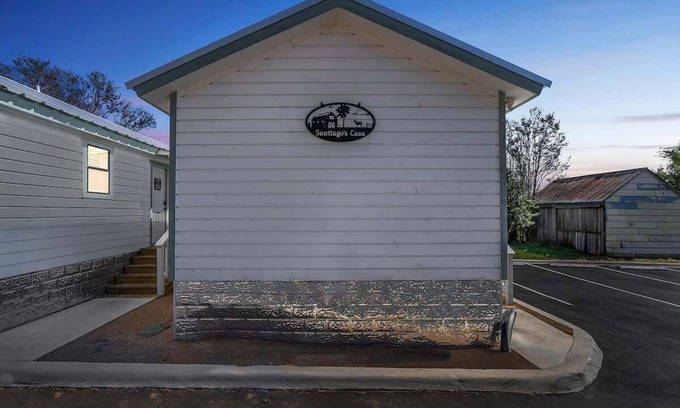 Fredericksburg Cabina | Gorgeous Cabin on Main-steps to Pacific War Museum