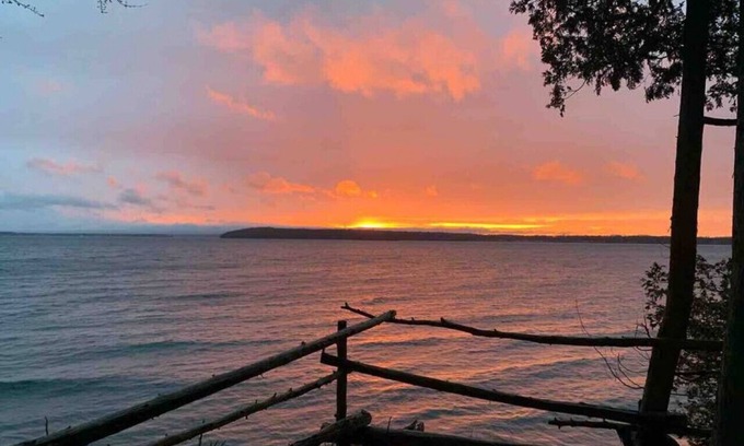North Hero Cabaña | Gorgeous Cedarvale Sunset on Lake Champlain