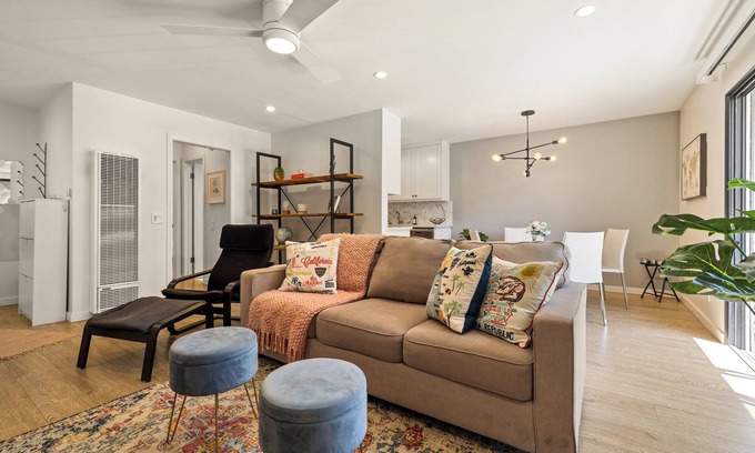 Ocean Park Apartamento | Gorgeous Chic 1BR Spacious Santa Monica Beach Gem