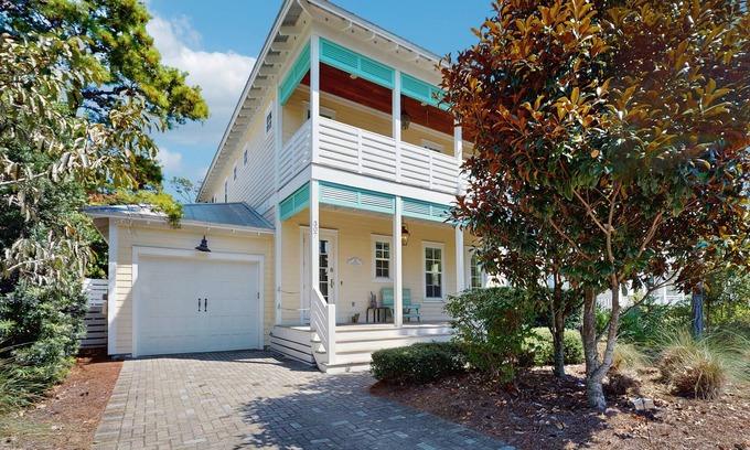 Lakeside at Blue Mountain Beach Casa | Gorgeous coastal home with plenty of space and easy beach access