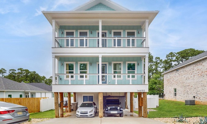Oak Court Casa | Gorgeous coastal home with private pool and close to beach