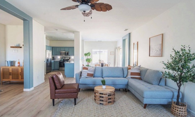 Litchfield Manor Casa | Gorgeous & Comfy Family Getaway ~ Games ~ Backyard