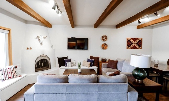 Santa Fe Condominio | Hermoso condominio cerca de la histórica plaza de Santa Fe!