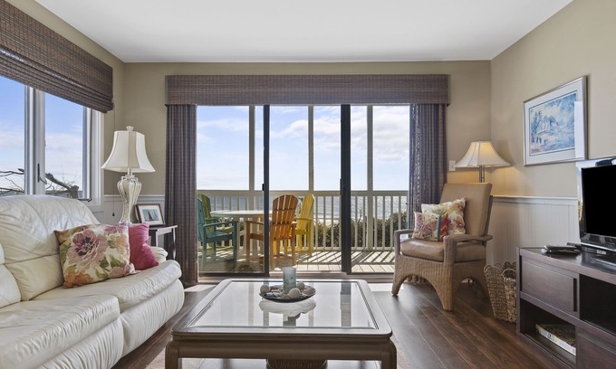 Pine Knoll Shores Condominio | Recientemente renovado condominio frente al mar en el alcance del faro!