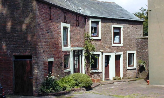 Parsonby Cabaña | Gorgeous, cosy upside down cottage with garden space - Grooms Cottage