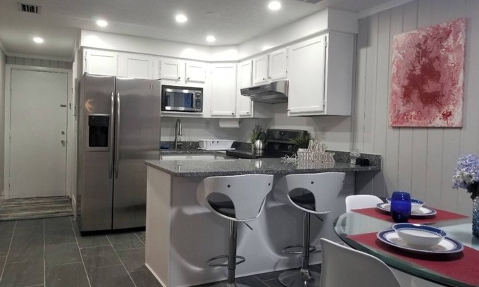 Clermont Cabaña | Gorgeous Cottage near Lake Louisa & mins 2 Disney.