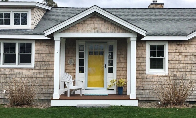 Snug Harbor Casa | Great Island Beauty-- Sleeps 8, Central AC, ducha al aire libre y lleno de encanto.