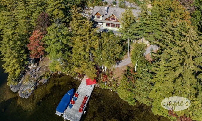 Rosseau Cabaña | Gorgeous Cottage on Lake Rosseau with Picturesque Views!