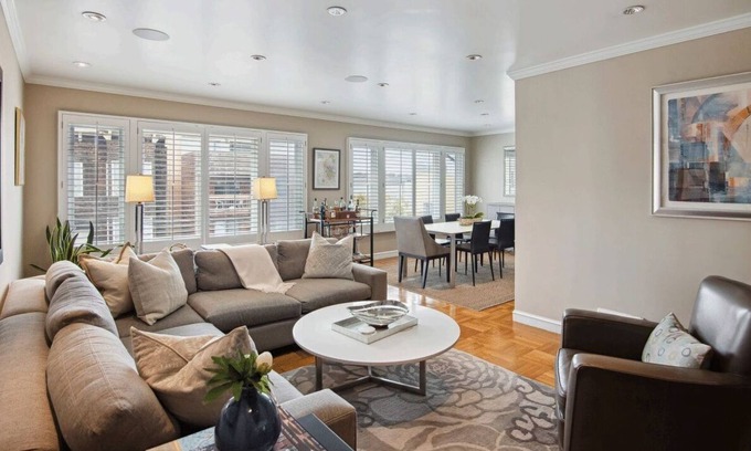 Cow Hollow Condominio | Gorgeous, Cow Hollow 2 BR, 1 BA Condo