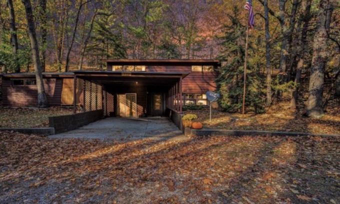 Beachwood-Bluffton Cabaña | Gorgeous & Cozy Lake Michigan Cottage - Walk to Everything!
