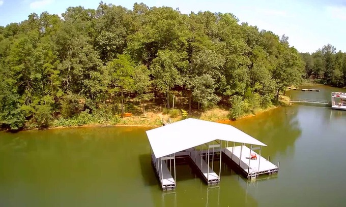 Reed Creek Casa | Retiro tranquilo frente al lago - ¡Se admiten perros!