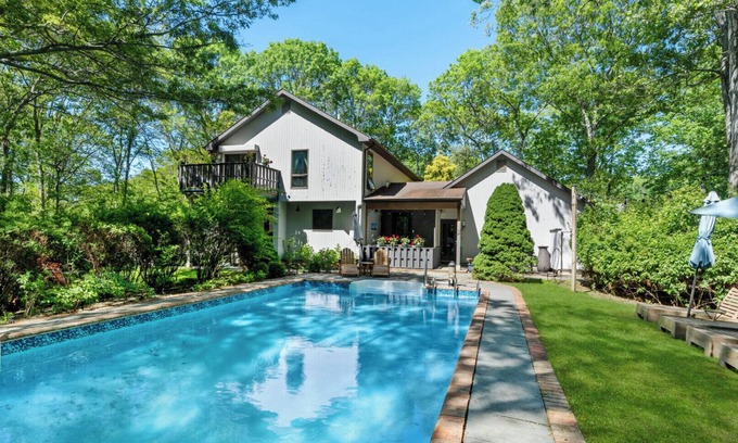 Springs Casa | Gorgeous East Hampton Hideaway with Privacy and Full Amenity Suite