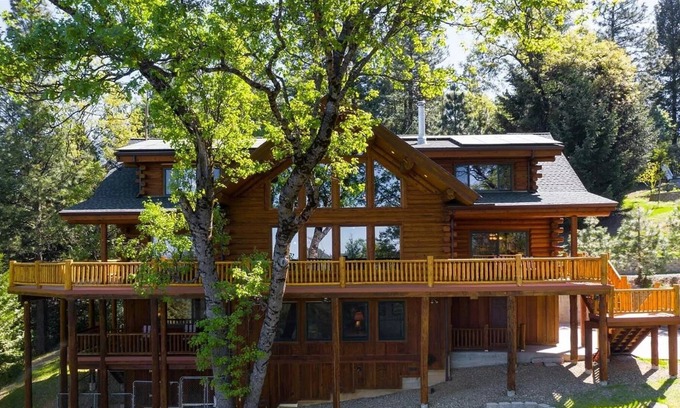 Croft Casa | Gorgeous, Eco-Lodge Guest-House in a Stunning Log Cabin on 20 acres