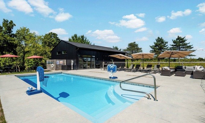 Three Oaks Casa | Gorgeous Estate With Pool, Hot Tub, and MORE!