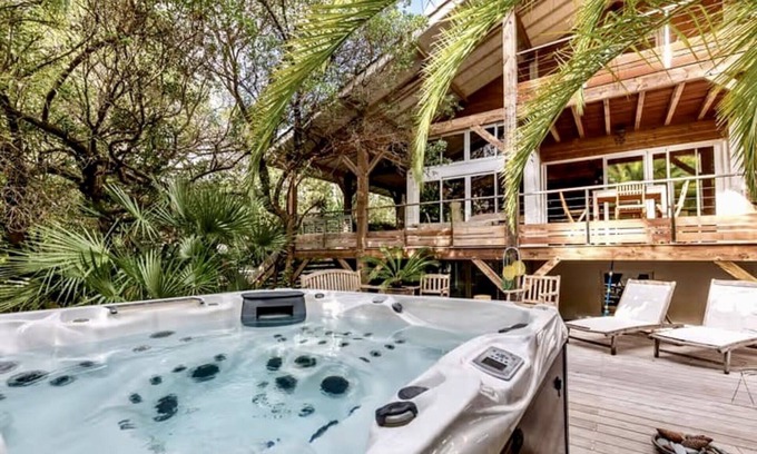Piraillan Casa | Gorgeous exotic style Villa with Jacuzzi