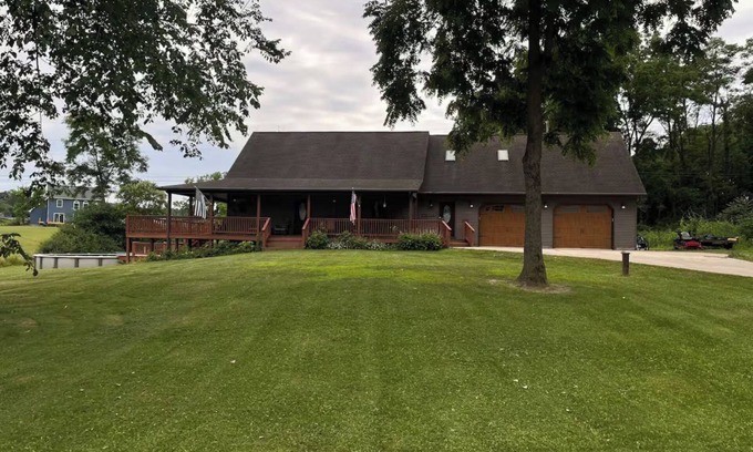 Trumansburg Casa | Gorgeous Farmhouse in the Heart of the Fingerlakes