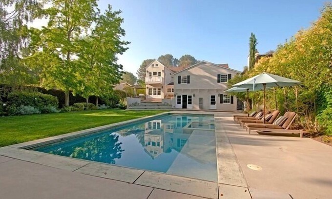 Toluca Lake Casa | Gorgeous Toluca Lake Country Estate en una ubicación perfecta