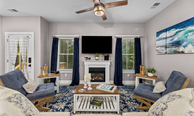 Pawleys Island Casa | Gorgeous getaway with all the extras included!