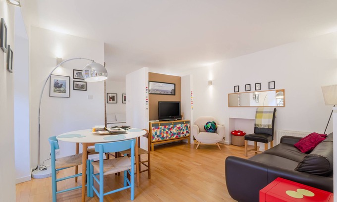 Old Town Apartamento | Gorgeous Grassmarket Apartment! En un patio tranquilo y seguro en el centro del casco antiguo