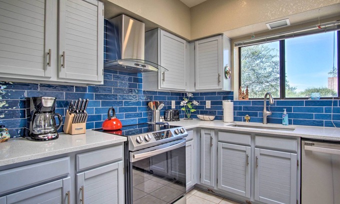 Green Valley Casa | Gorgeous Green Valley Townhome w/ Mountain Views!