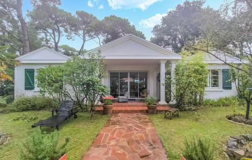 Saint-Brevin-les-Pins Casa | Gorgeous Home In Saint-Brevin-Les-Pins