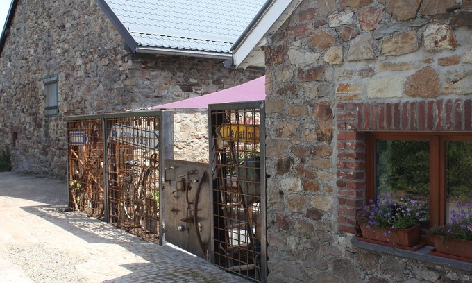 Ovifat Casa | Hermosa casa de vacaciones en Ovifat con Sauna