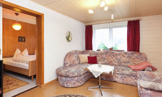 Altenfeld Casa | Gorgeous holiday home in Altenfeld Thuringia with parking