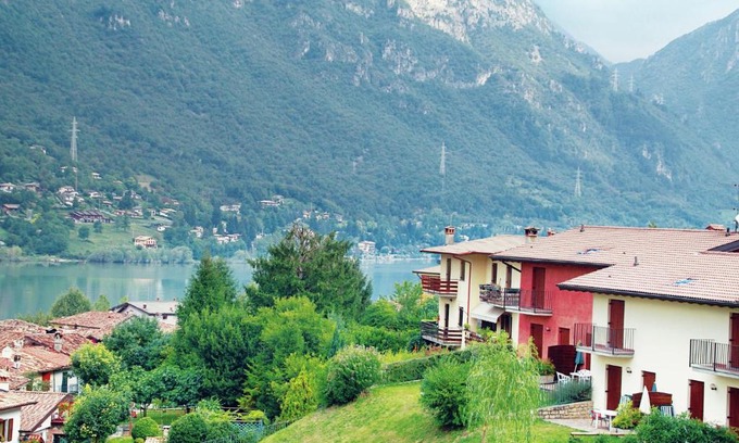 Crone Casa | Gorgeous Holiday Home near Idro with Private Terrace